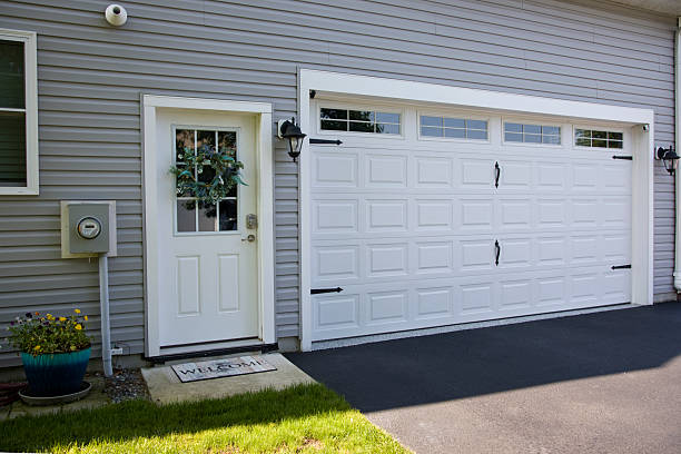 24/7 Emergency Garage Door Panel Replacement experts in Dodge Center, MN